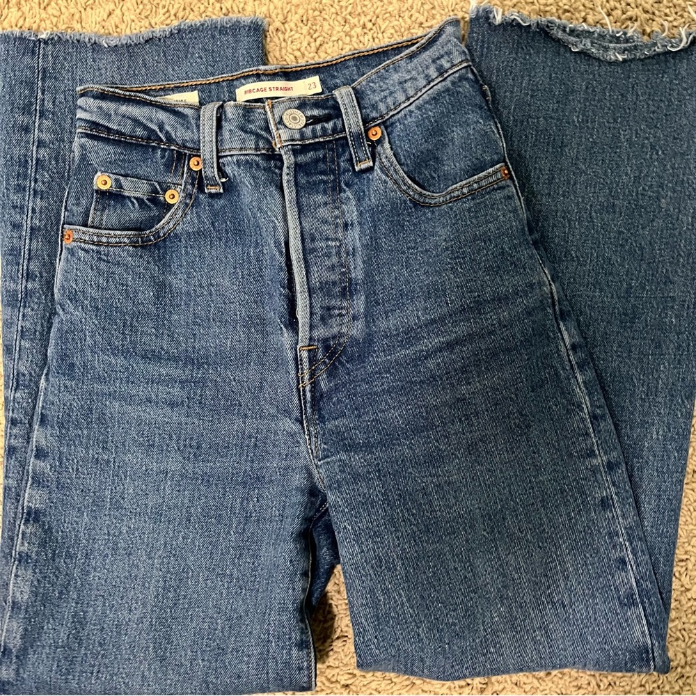 Levi’s Ribcage Ankle Straight